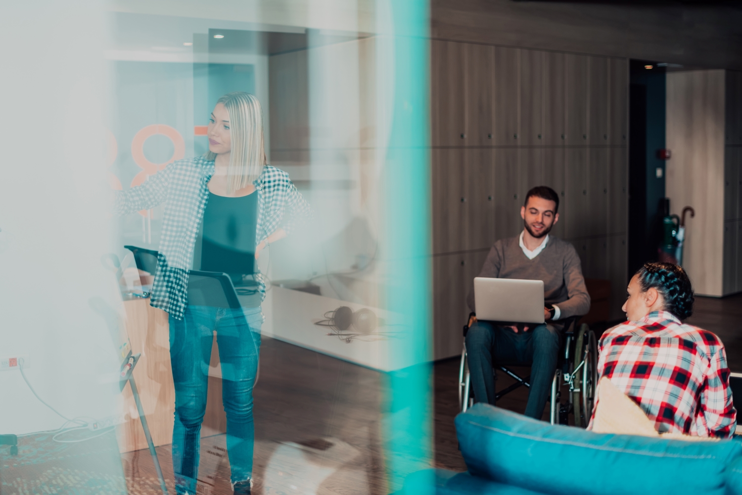 Leistungsstarke Analysen ermöglichen es Marketingfachleuten, das Kundenverhalten mit einer intuitiven Self-Service-Benutzererfahrung zu untersuchen, zu verstehen und vorherzusagen.